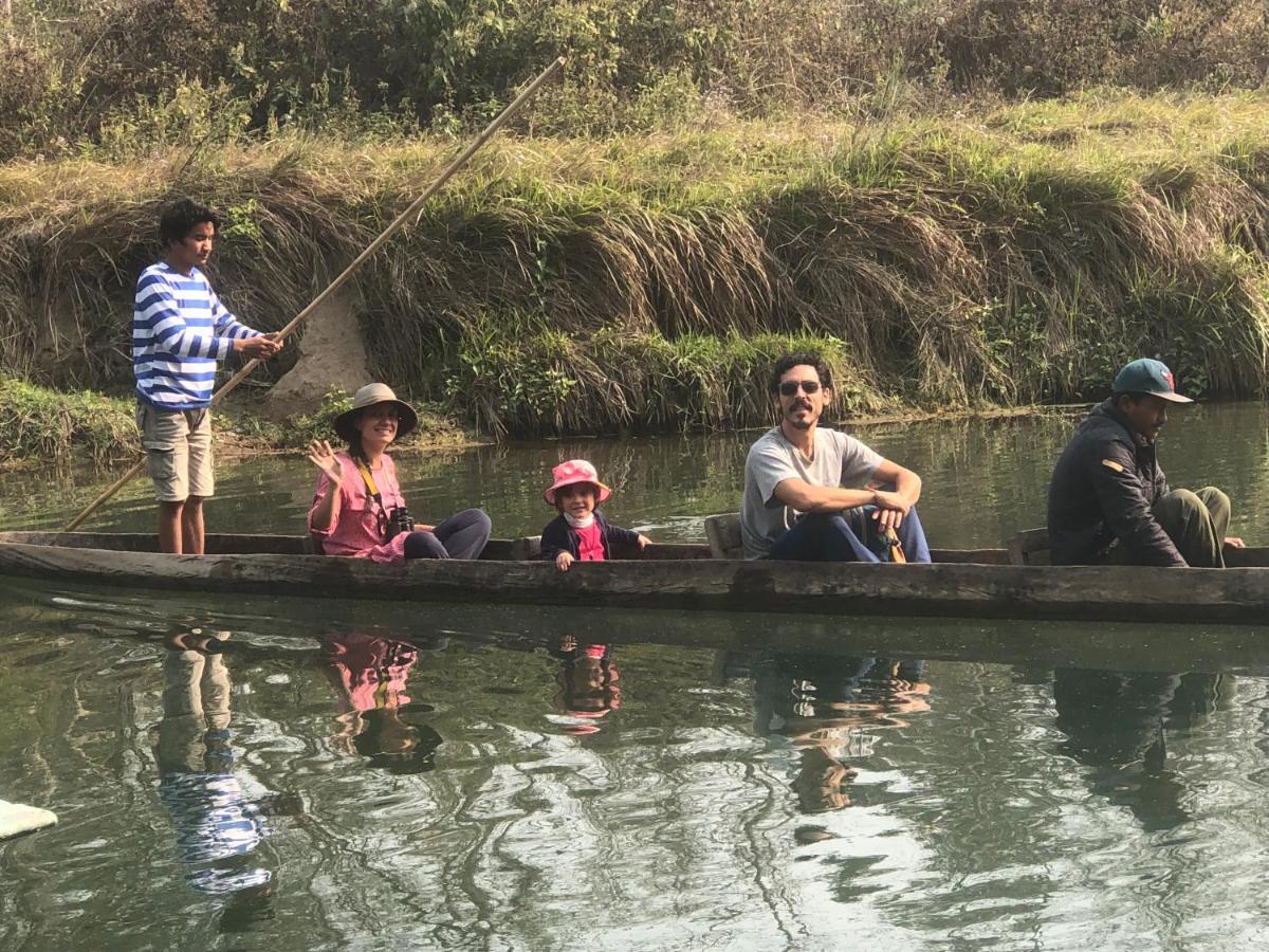 Tara Guesthouse - Sauraha,Chitwan エクステリア 写真