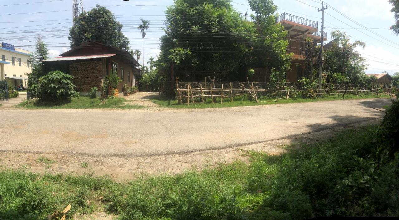 Tara Guesthouse - Sauraha,Chitwan エクステリア 写真